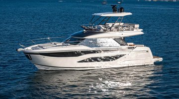 rent Motor Yachts  in Club de Mar - Palma }}
