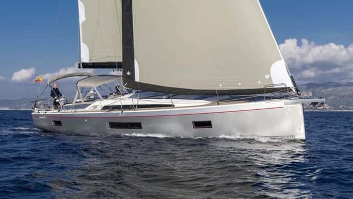 Bénéteau Oceanis 51.1 Sailing Yacht charter in Mallorca