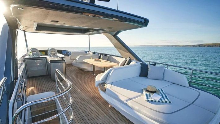 Alquiler Yates a motor Princess Y 72 en Mallorca