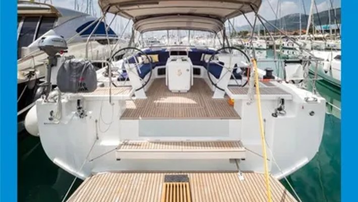 Bénéteau Oceanis 51.1 Sailing Yacht charter in Mallorca