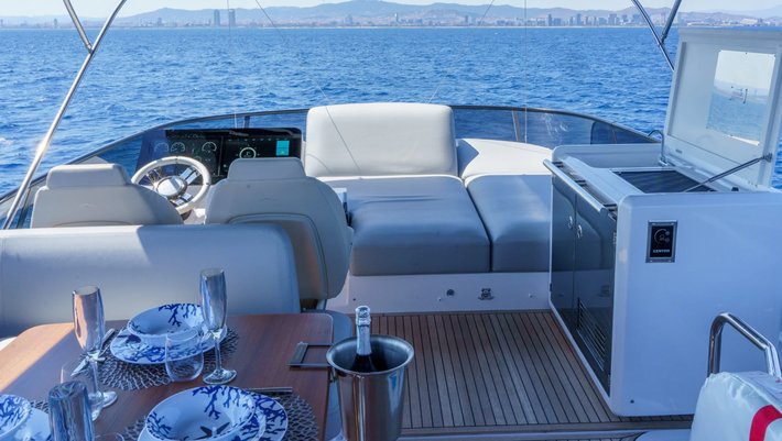 Alquiler Yates a motor Azimut 53 en Mallorca