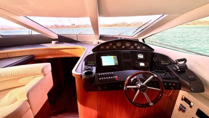 Alquiler Day charter con Capitán Sunseeker Manhattan 66 en Mallorca