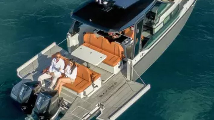 Alquiler Por día con Capitán Saxdor 320 GTO en Mallorca