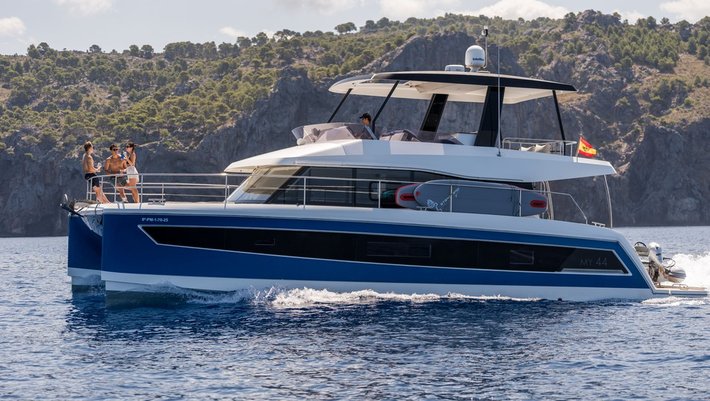 Alquiler Por día con Capitán Fountaine Pajot MY 44 en Mallorca