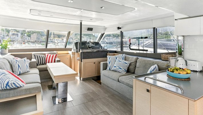 Alquiler Por día con Capitán Fountaine Pajot MY 44 en Mallorca
