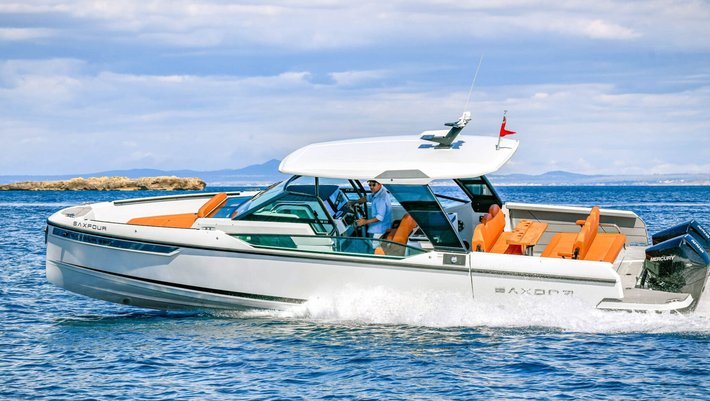 Alquiler Por día con Capitán Saxdor 320 GTO en Mallorca