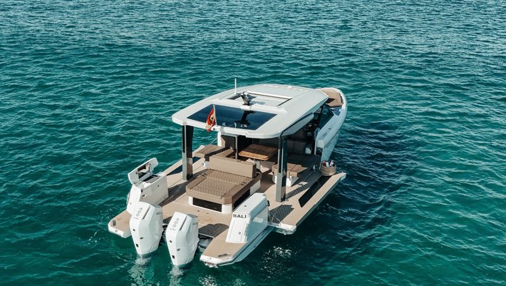 Saxdor 400 GTO Day charter with Captain charter in Mallorca